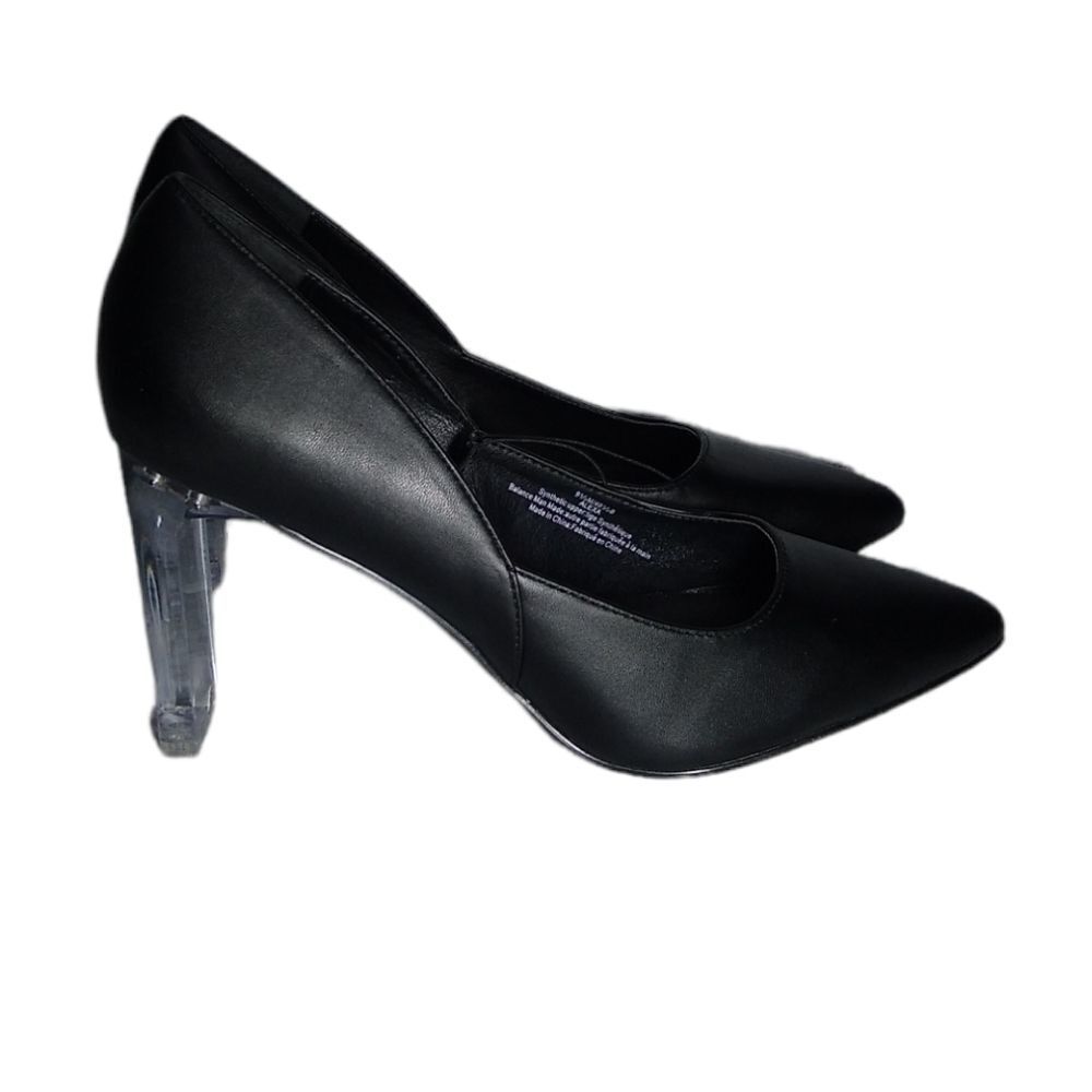 NEW MARK NEW YORK black pump with Lucite heel 9 1/2